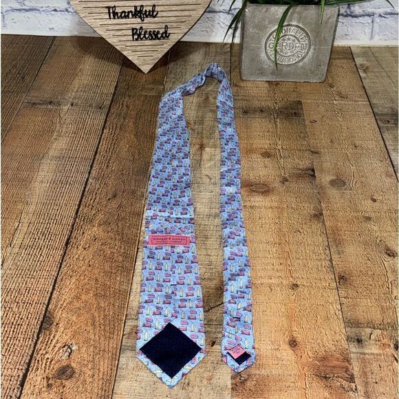 Vineyard Vines England Double Decker Bus Big Ben London Mens tie - Picture 8 of 11